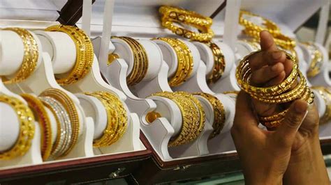 KARACHI – The gold rate of 24-karat is traded at PKR 220,800 on Sunday, January 21, 2024. Similarly, the gold price for 24-karat was recorded at Rs 189,300 per 10g as per the bullion market. Gold Price in Pakistan’s different cities. City Gold Silver Karachi PKR 220,800 PKR 2,450 Lahore PKR 220,800 PKR 2,450 Islamabad […]